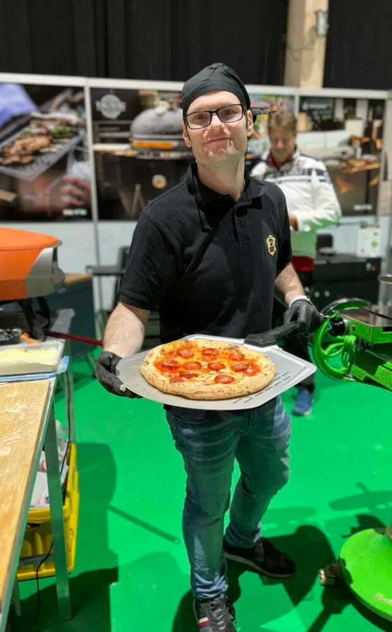 Teilnehmer beim Pizza-Workshop