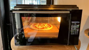 Pizza im Ofen